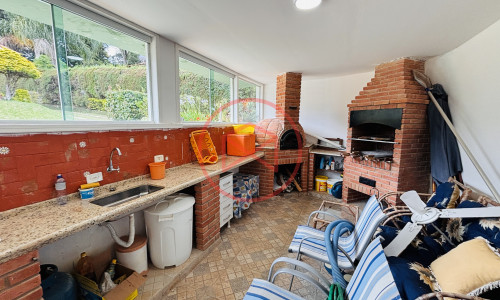 Chácara em condomínio Fechado Próximo ao centro de Ibiúna