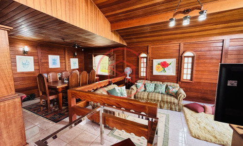 Chácara em condomínio Fechado Próximo ao centro de Ibiúna