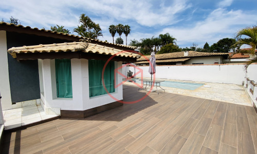 Casa em Condomínio Fechado antes do centro de Ibiúna.