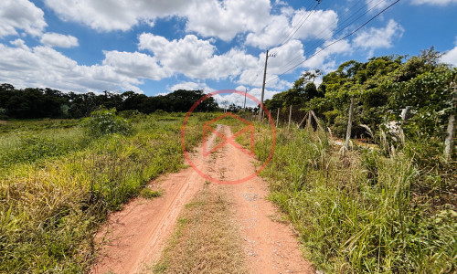 Terreno de 44.000 mts² na beira do asfalto