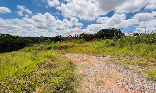 Terreno de 44.000 mts² na beira do asfalto