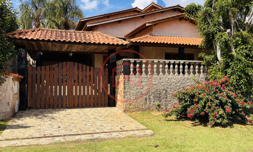 Chácara em Condomínio Fechado em Ibiúna. Interior de SP