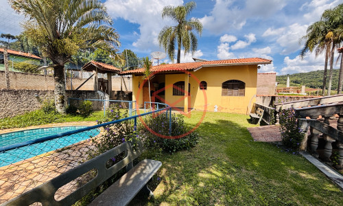 Chácara em Condomínio Fechado em Ibiúna. Interior de SP