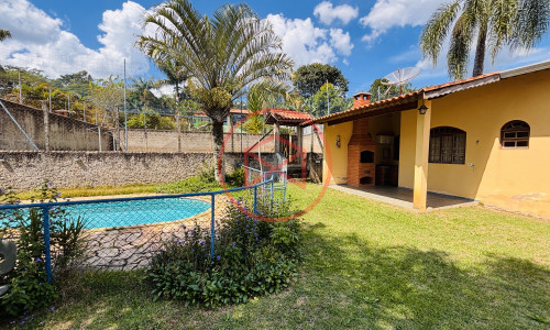 Chácara em Condomínio Fechado em Ibiúna. Interior de SP